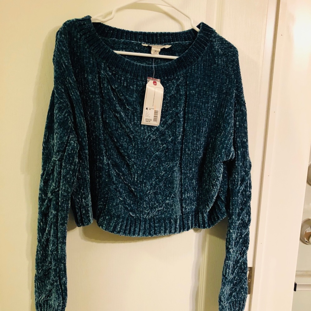 Adam Levine sweater
